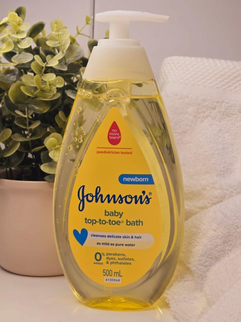 Johnson's baby top to toe bath